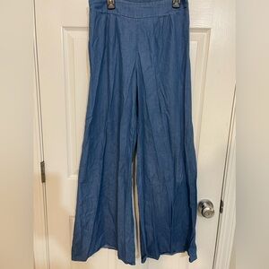 Size small pull on Wide leg pants